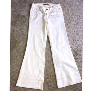 Junior size 5 white flair bottom jeans